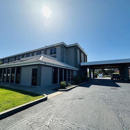 Country Inn & Suites By Radisson, Canton Near Hall Of Fame North Canton Exterior photo