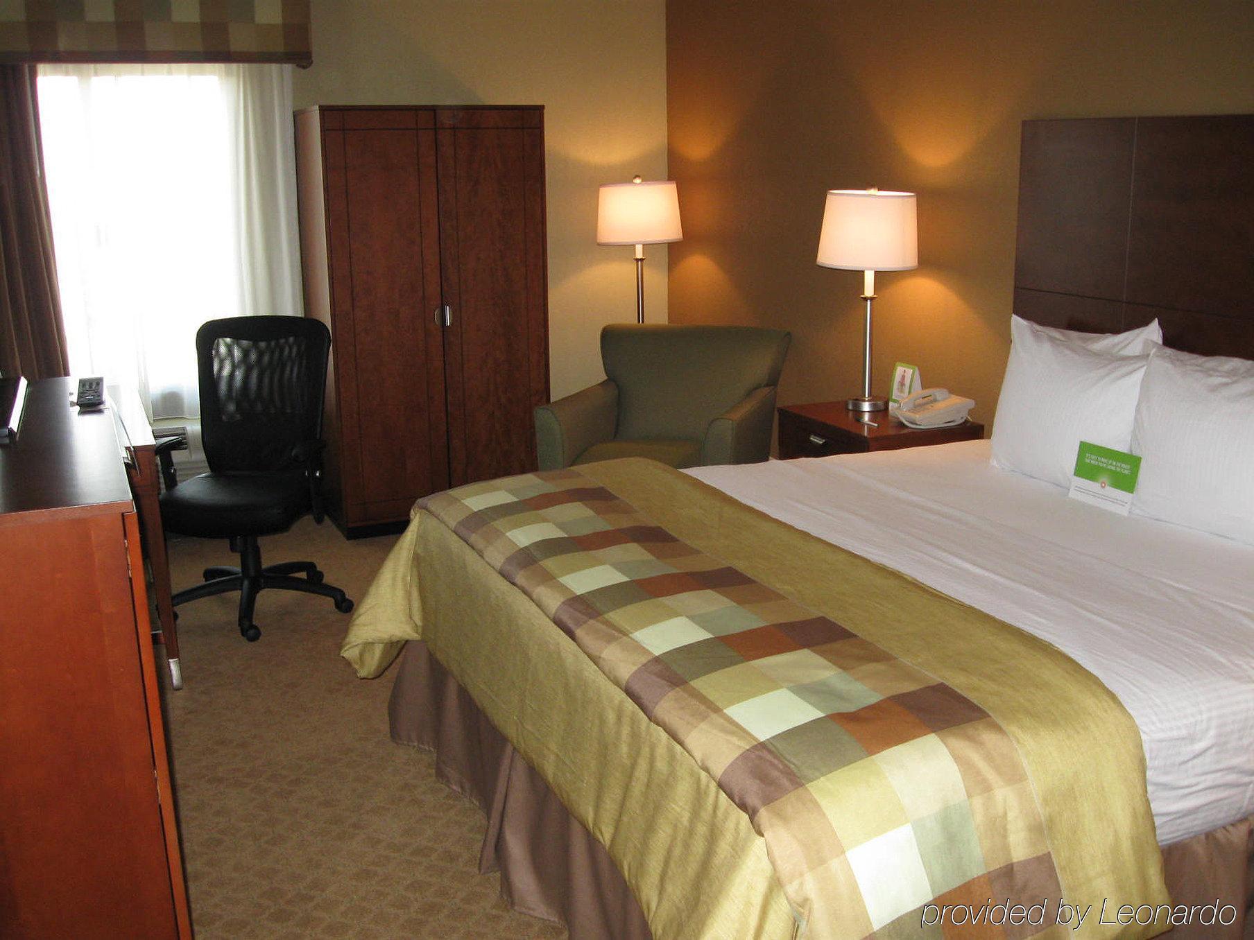 Country Inn & Suites By Radisson, Canton Near Hall Of Fame North Canton Room photo